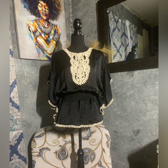 Chelsea And Theodore Blouse - Picture 12 of 12